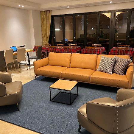 Jinhae Intercity Hotel Чханвон Экстерьер фото