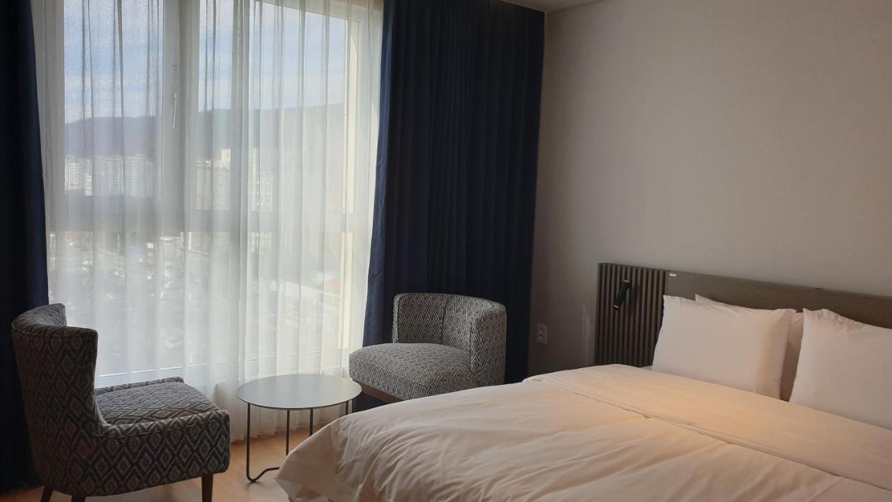 Jinhae Intercity Hotel Чханвон Экстерьер фото